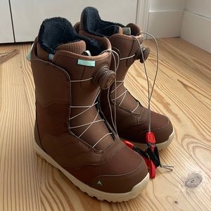 Burton Mint Boa Snowboard Boots - Women's 8.5, Brown